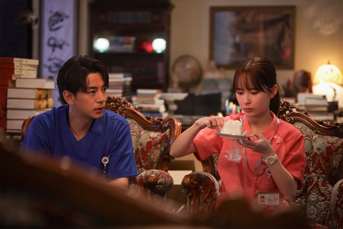 三浦翔平、畑芽育「天久鷹央の推理カルテ」第7話(C)テレビ朝日