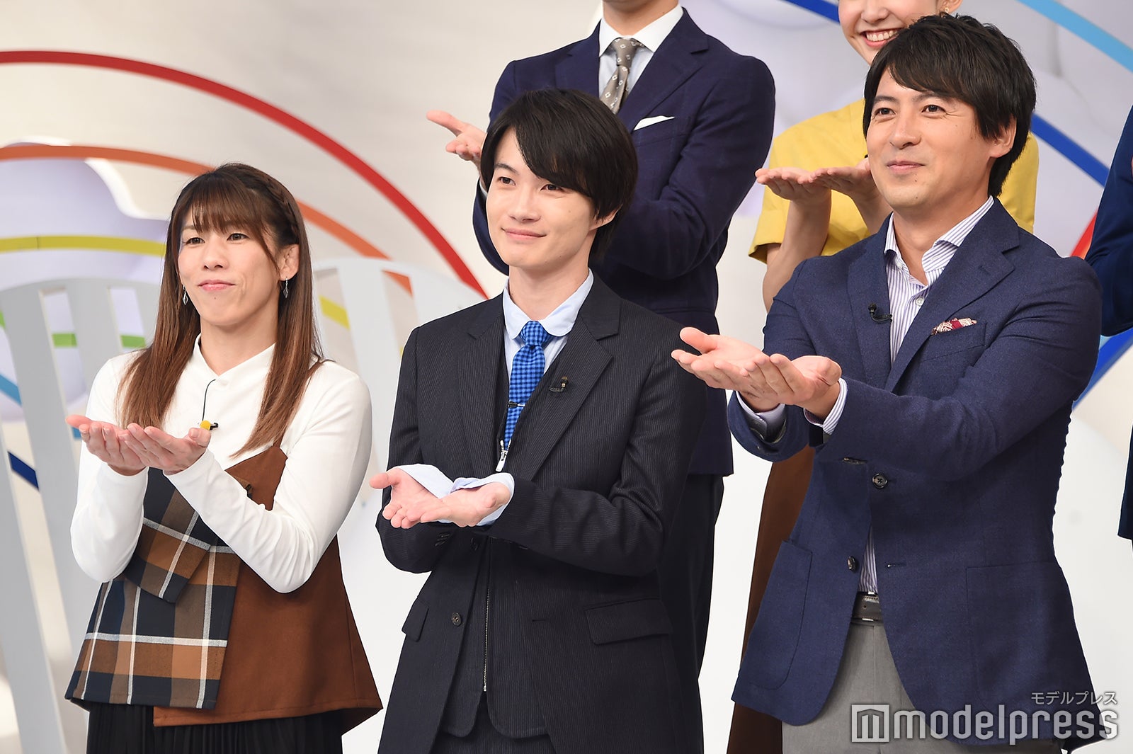 「ZIP!」ポーズも完ぺきに決めた神木隆之介 （C）モデルプレス