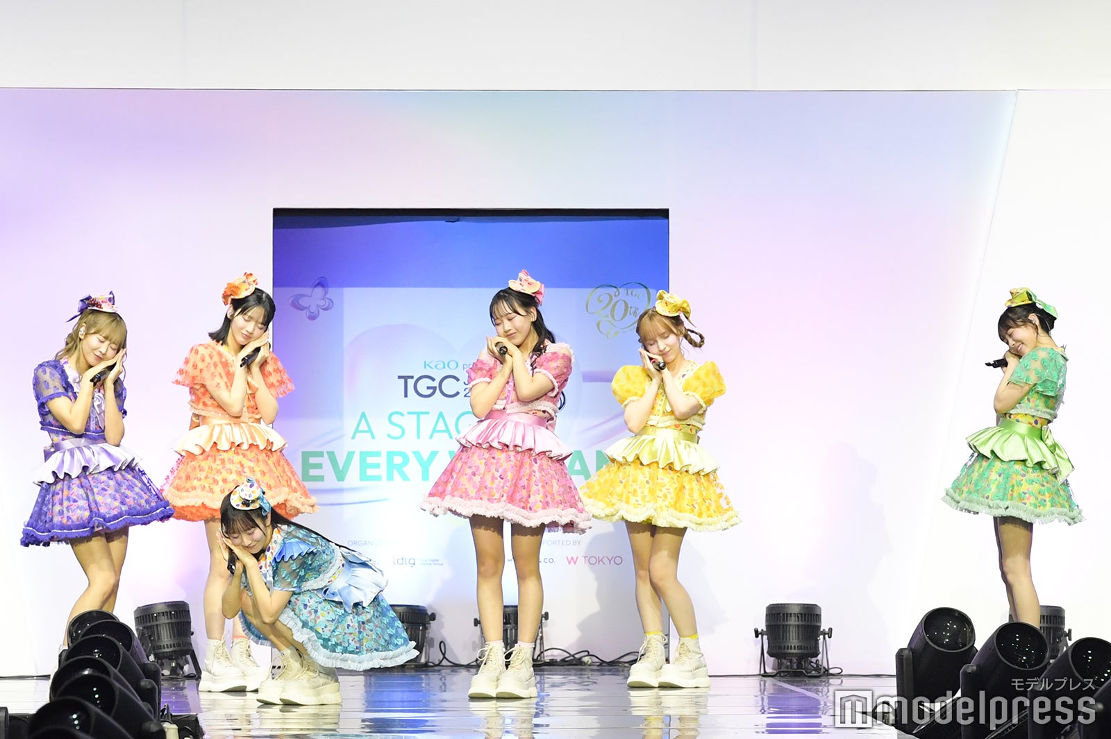 FRUITS ZIPPER（C）モデルプレス