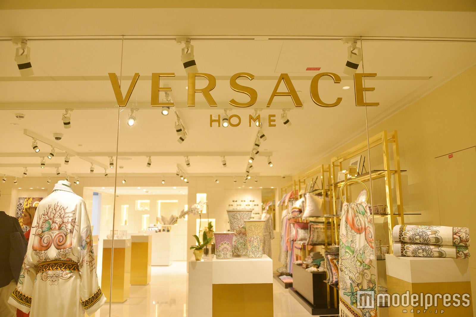 「パラッツォ ヴェルサーチ ドバイ」にあるショップ（C）モデルプレス