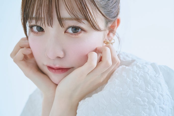 “数学全国統一模試1位”名門大学出身美女、水着グラビア解禁 アイドル兼キャリア講師の異例の二刀流・塩見きらって？【注目の人物】