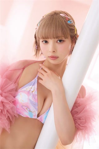 最上もが、ママでもすごい！『週刊FLASH』表紙巻頭で魅せた圧倒的存在感