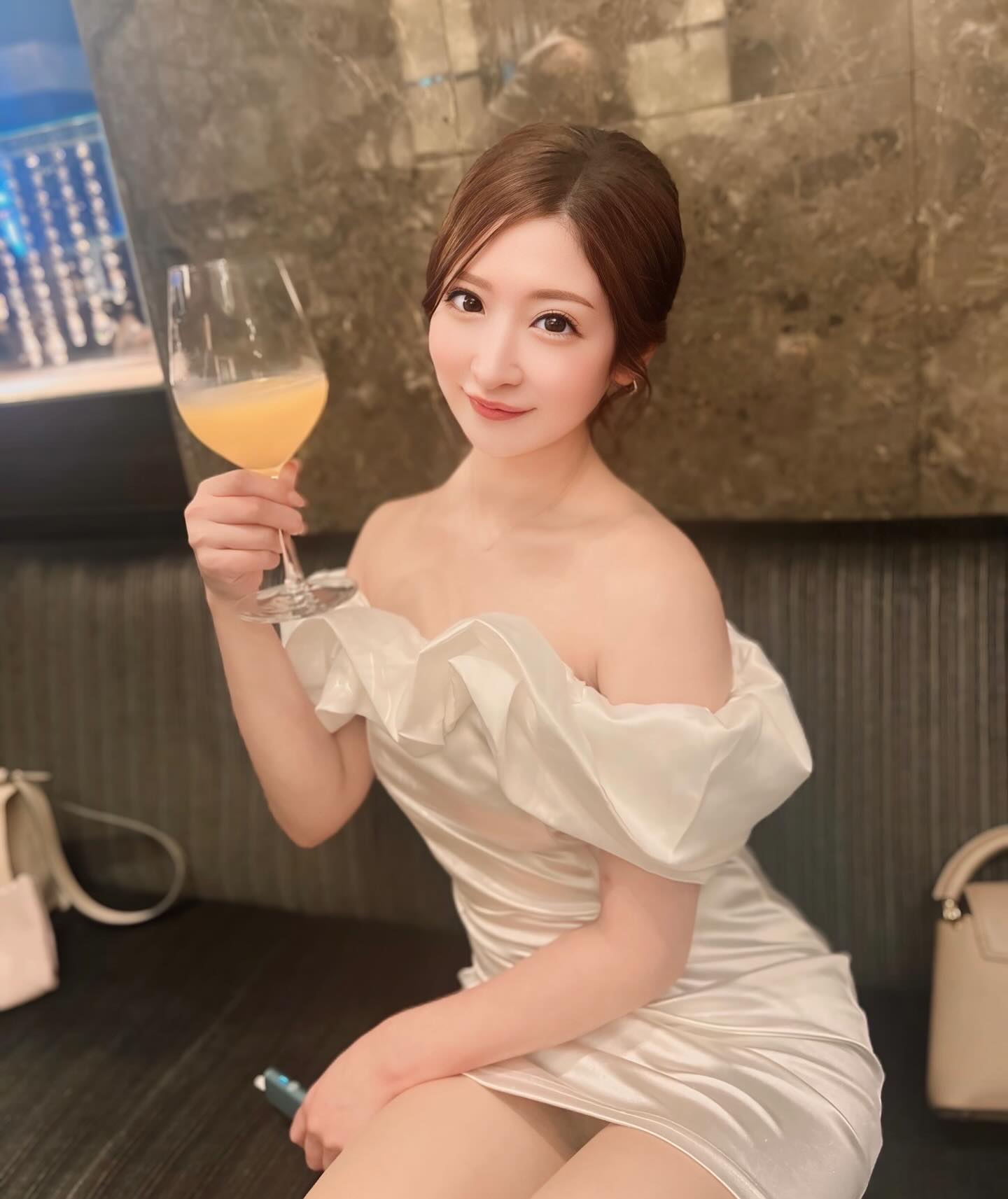 「Fillia」美波あいかInstagramより