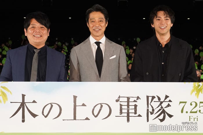 平一紘監督、堤真一、山田裕貴(C)モデルプレス