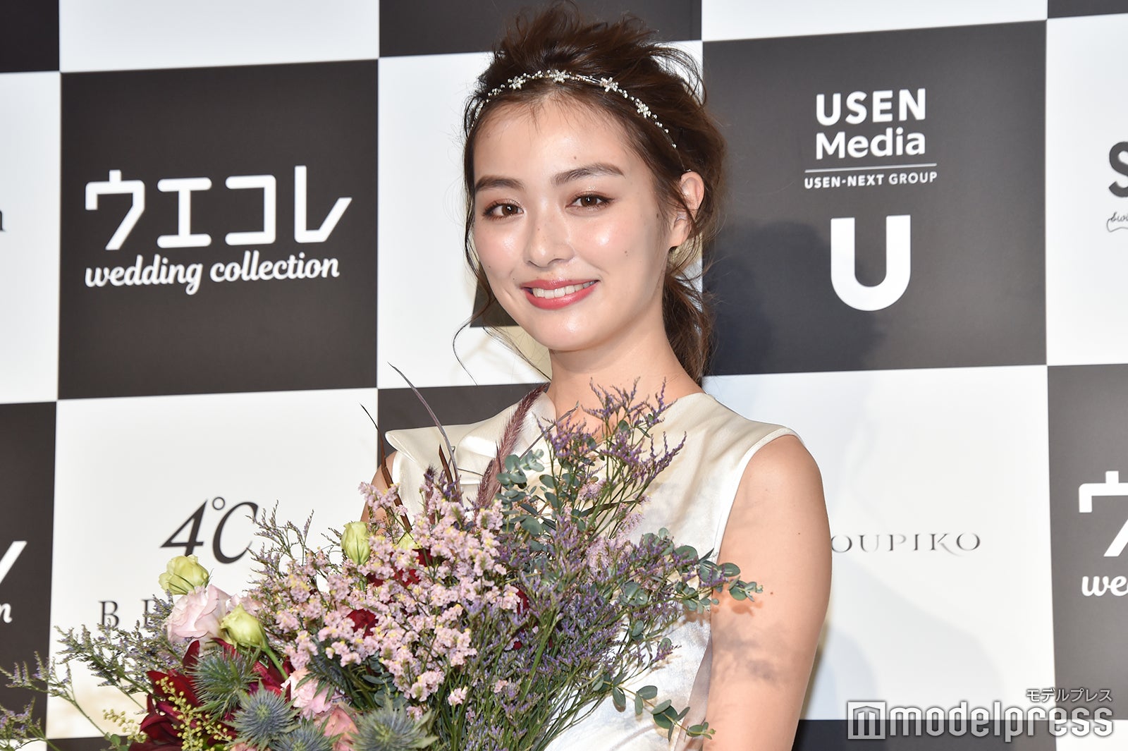 内田理央、プレ花嫁にスタイルキープ法語る　ウェディングドレスで登場