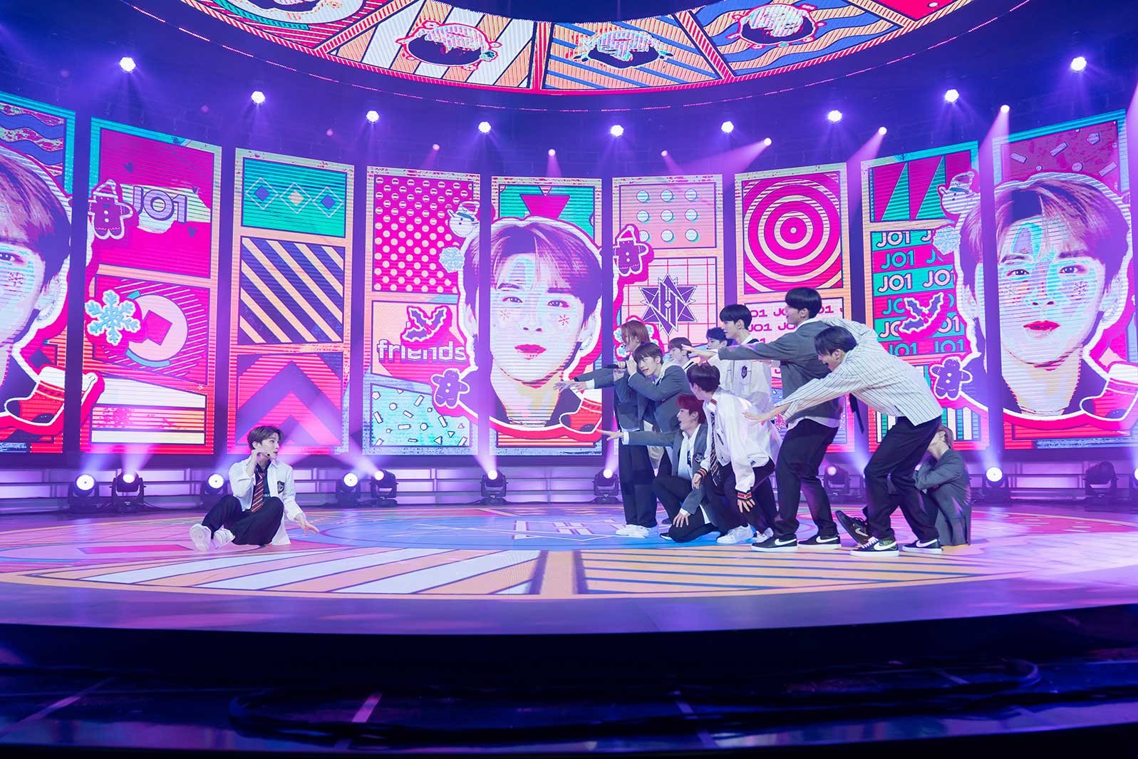 「JO1 Live Streaming Concert 『STARLIGHT DELUXE』」（C）LAPONE ENTERTAINMENT