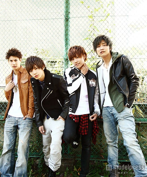 ZOLA(左から)DJ 2G、なのっくす。、まうい、時人