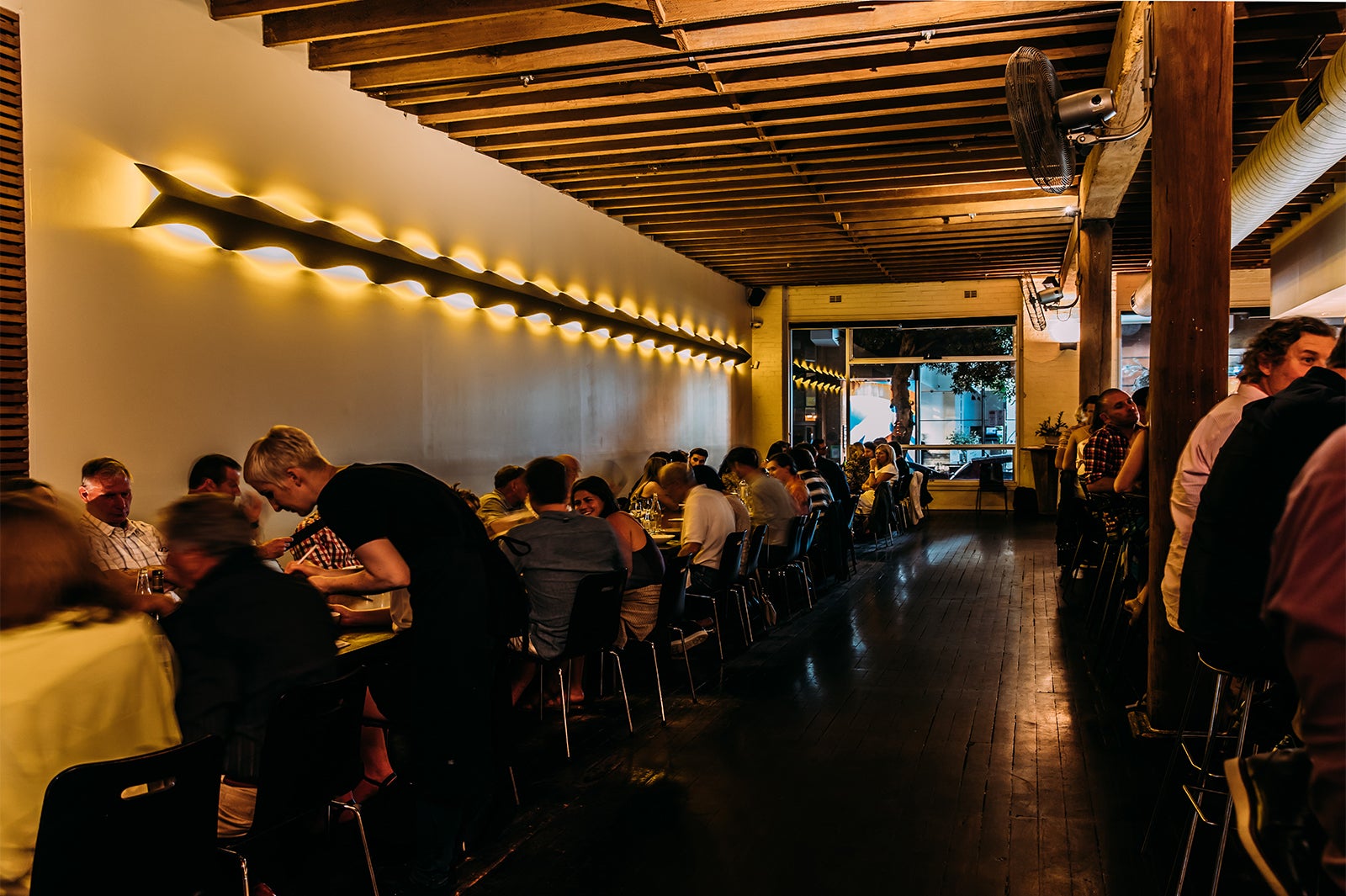 ロングレイン／画像提供：TRANSIT GENERAL OFFICE