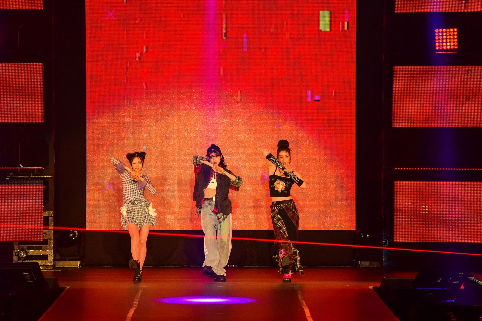 IS:SUE（C）Rakuten GirlsAward 2024 AUTUMN／WINTER