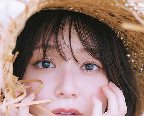 久間田琳加、プライベート感満載のカレンダー決定 “旅行”テーマに沖縄で撮影