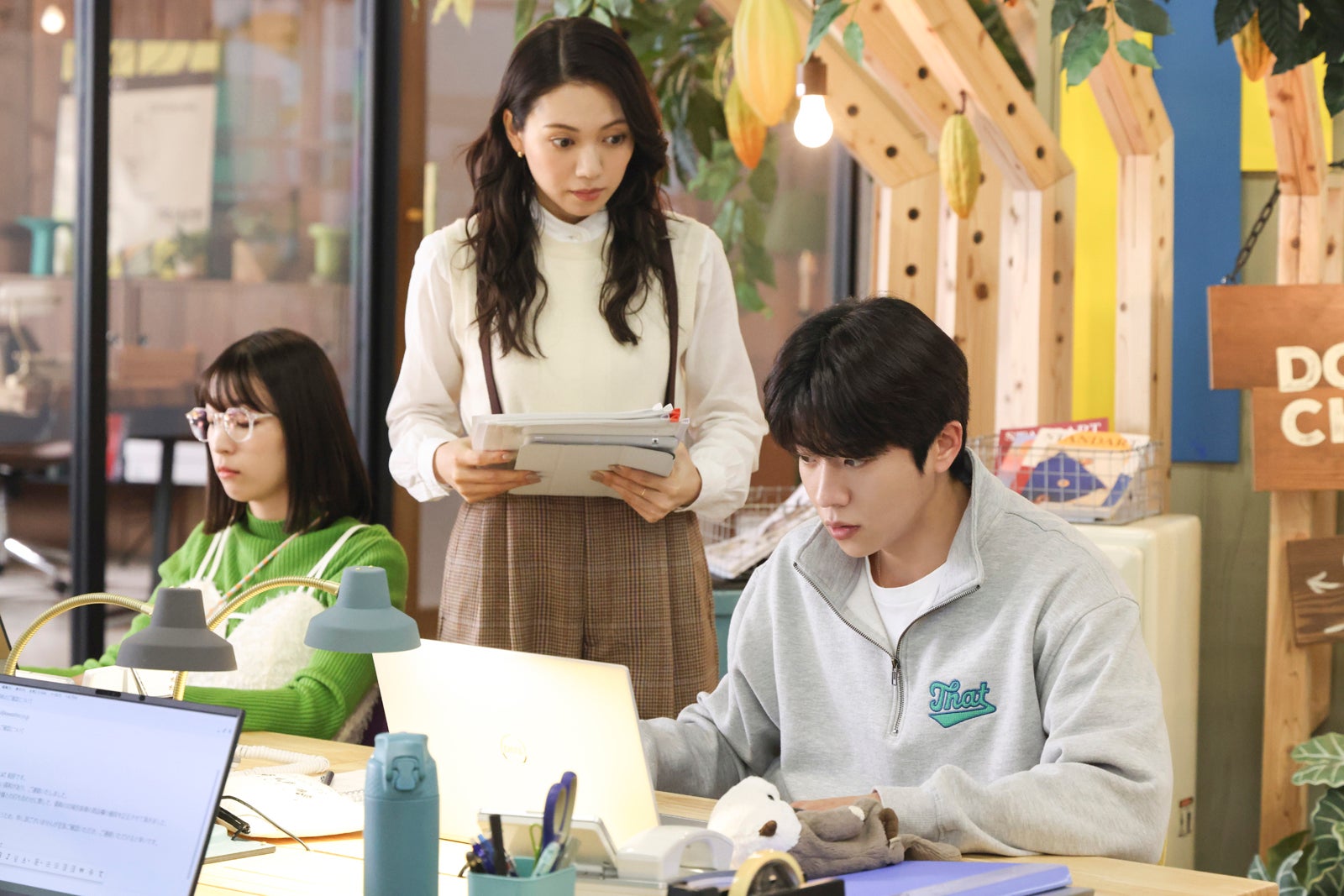 鳴海唯、二階堂ふみ、チェ・ジョンヒョプ「Eye Love You」第3話より（C）TBS