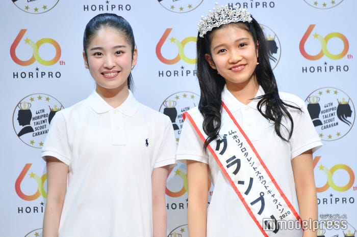 佐竹桃華さん 、山崎玲奈さん(C)モデルプレス