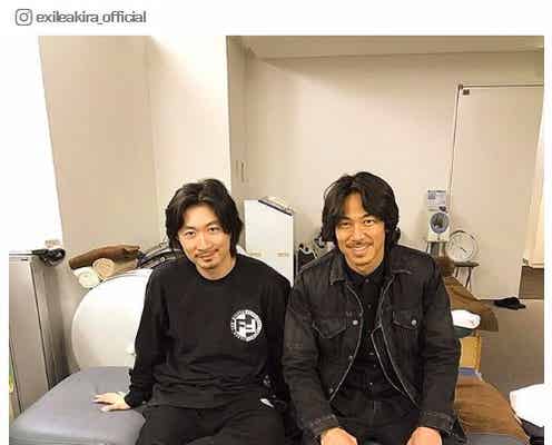EXILE AKIRA、仕事復帰のMAKIDAIに激励 髪型そっくり“brother”2ショットが話題