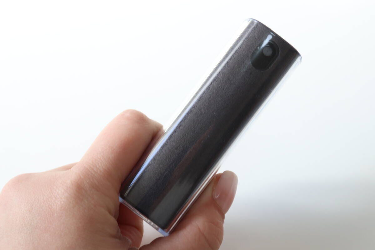 ダイソーの片手で持てるスクリーンクリーナー