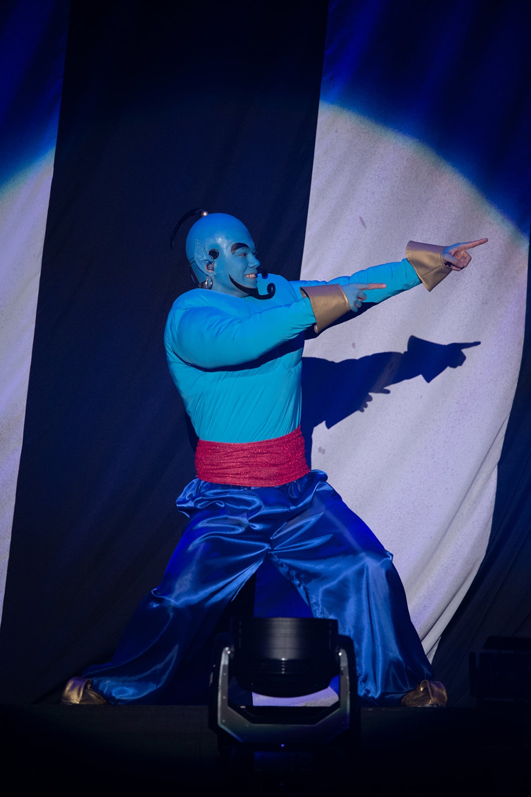 ジーニー（アラジン）に扮したカイ／写真：深野輝美（提供画像）