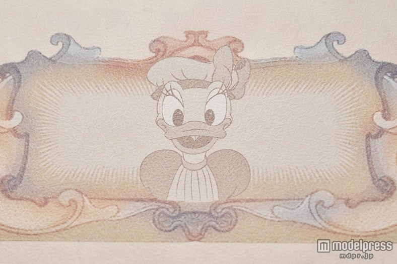 カピターノ・ミッキー・スーペリアルーム／入口近くの壁に描かれたデイジーダック