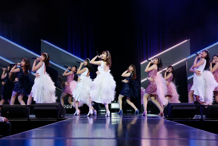 HKT48ひまわり組「誘惑のガーター」公演(C)AKS