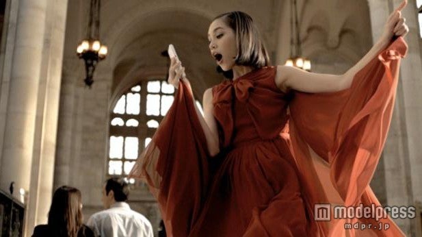 水原希子が出演するCM「快速ダウンロード編」