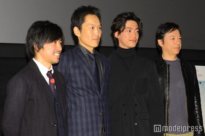 (左から)瑠東東一郎監督、千原ジュニア、大東俊介、板尾創路(C)モデルプレス