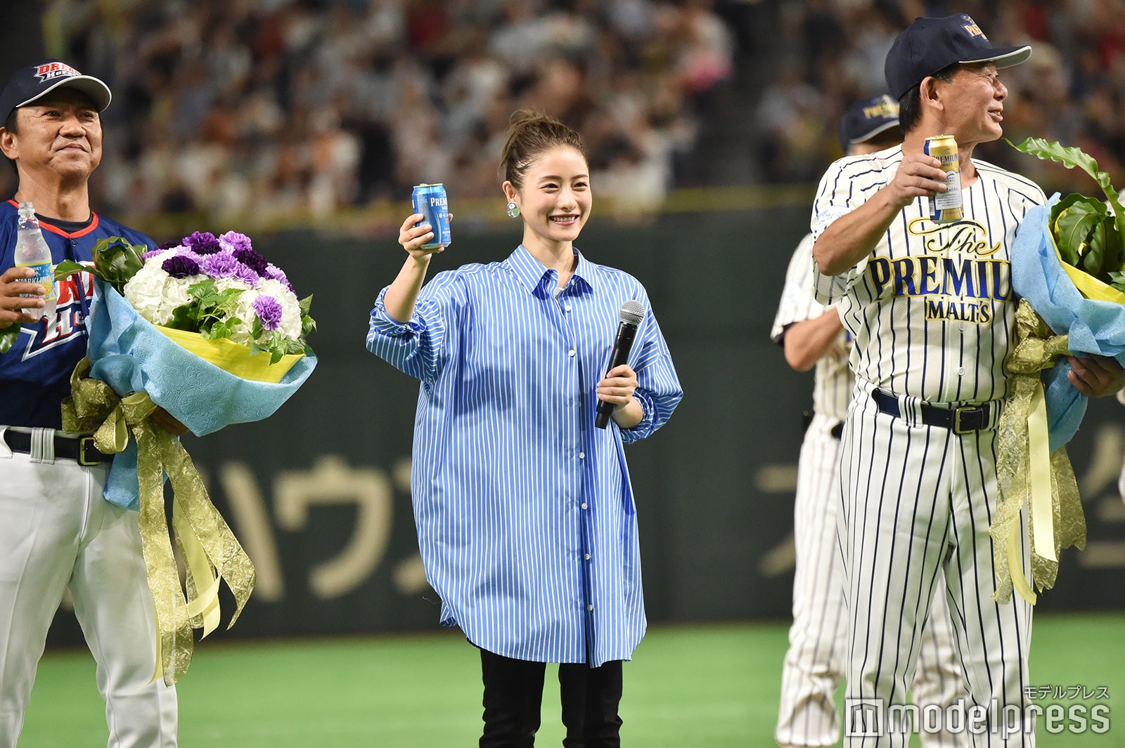 石原さとみ（中央）（C）モデルプレス