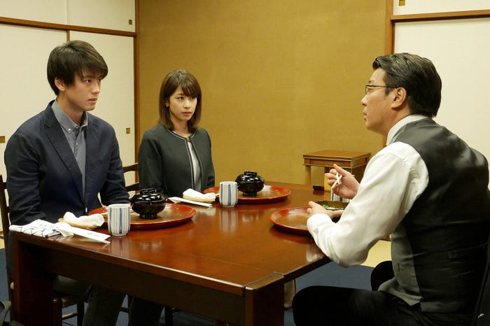 竹内涼真、加藤綾子、加藤浩次/「ブラックペアン」第9話より(C)TBS