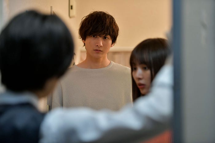 塩野瑛久、小関裕太、内田理央(C)「来世ではちゃんとします2」製作委員会