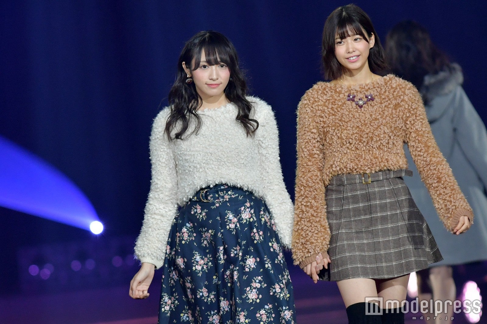 渡辺梨加＆渡邉理佐（C）モデルプレス