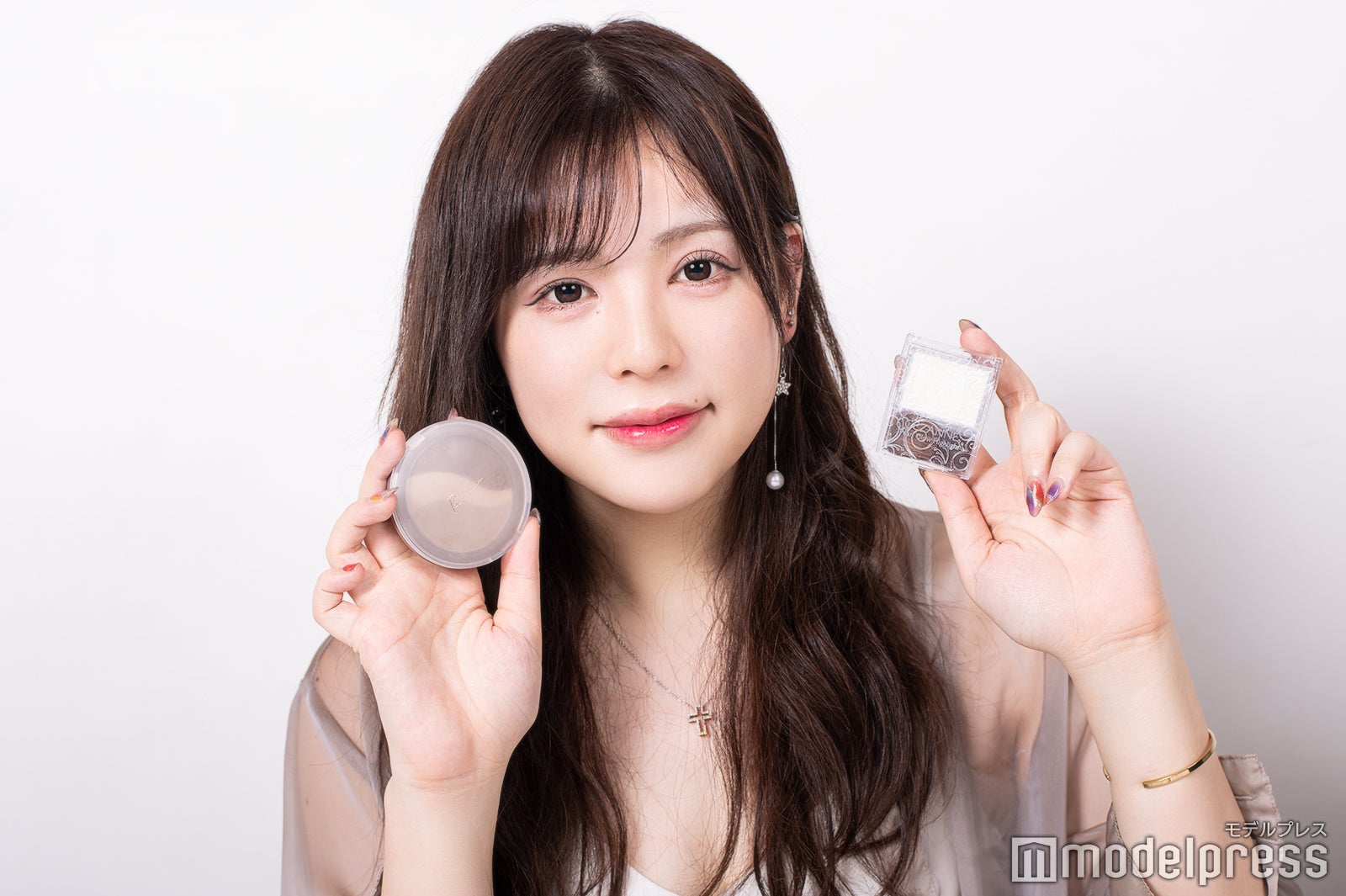 こだわりのシェーディング＆ハイライト使いで人中を短く（C）モデルプレス