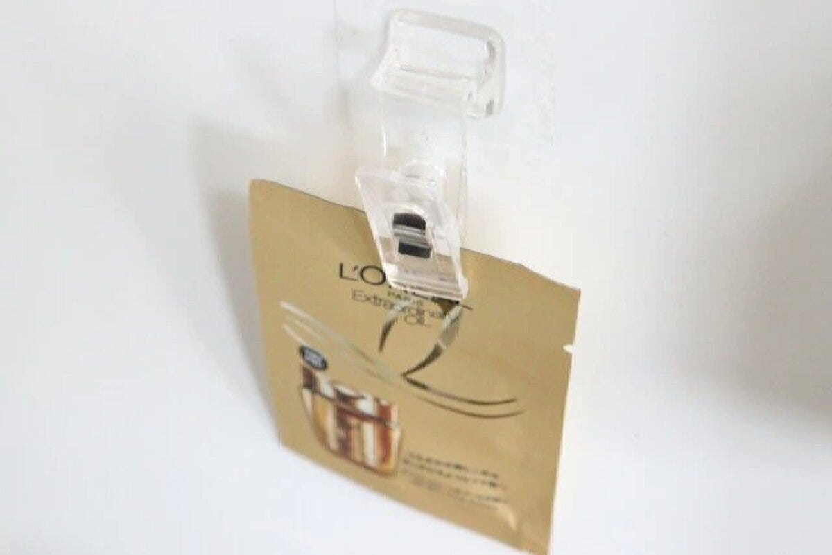 ダイソーのフィルムフック