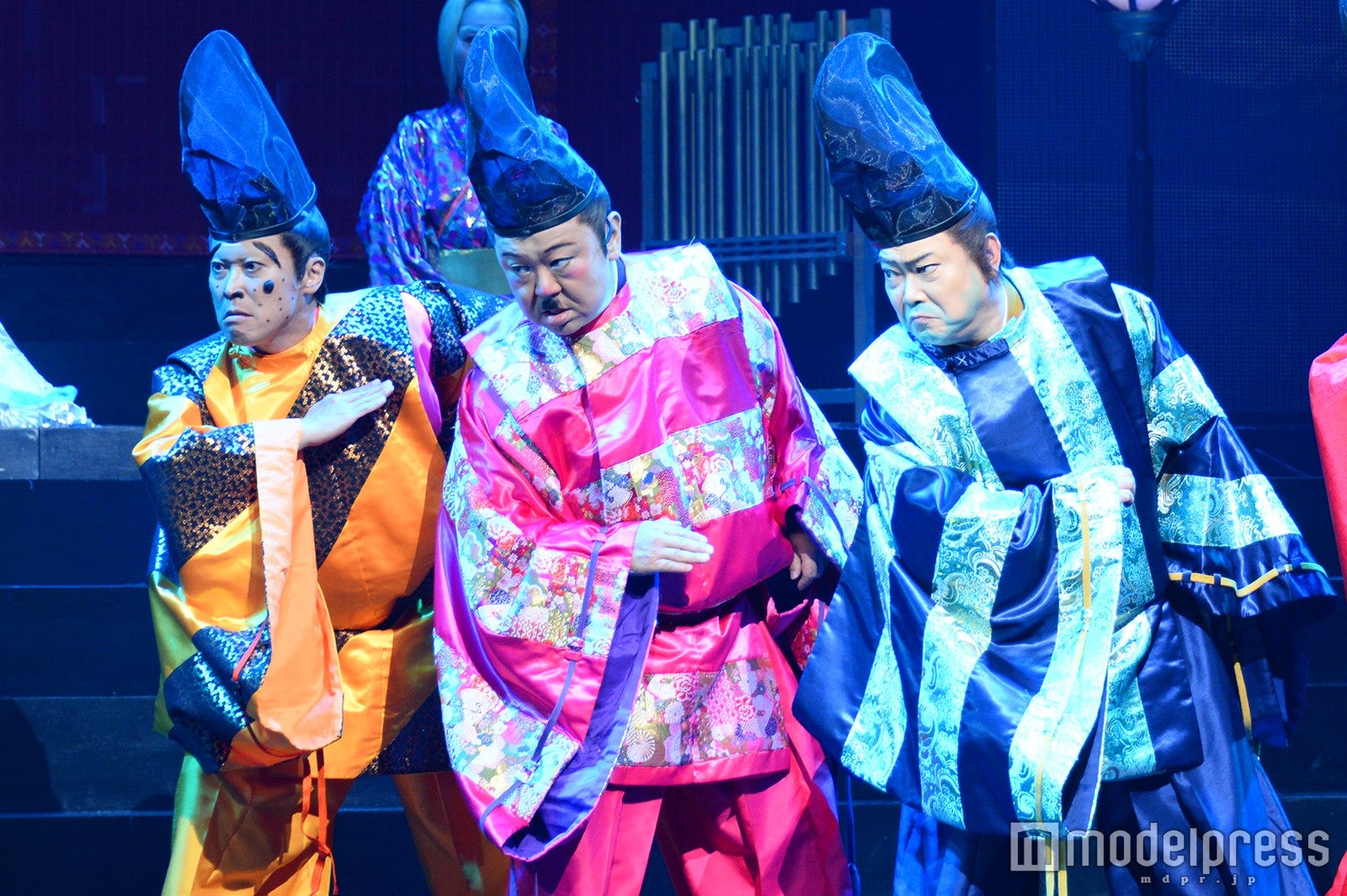 劇団☆新感線舞台「Vamp Bamboo Burn～ヴァン！バン！バーン！～」フォトコールの様子（C）モデルプレス