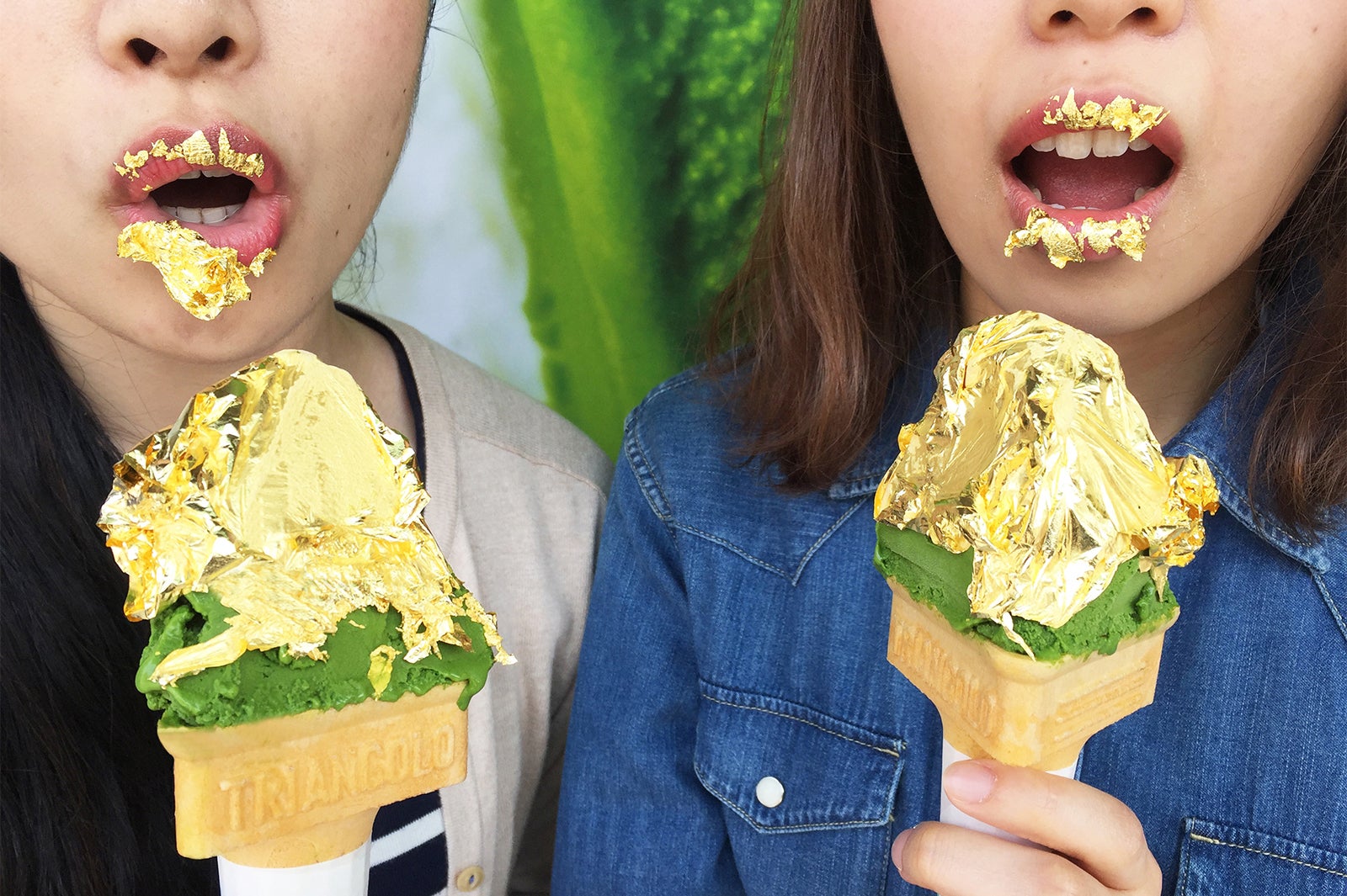 唇が金箔にまみれる抹茶ジェラート「金箔抹茶」が豪華すぎる！贅沢スイーツでSNS映え狙っちゃお