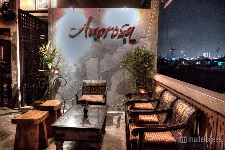 夜景が楽しめるバー「Amorosa」