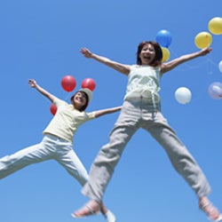 大空から人生を俯瞰? 「アクティブ女子」の夏のアウトドア