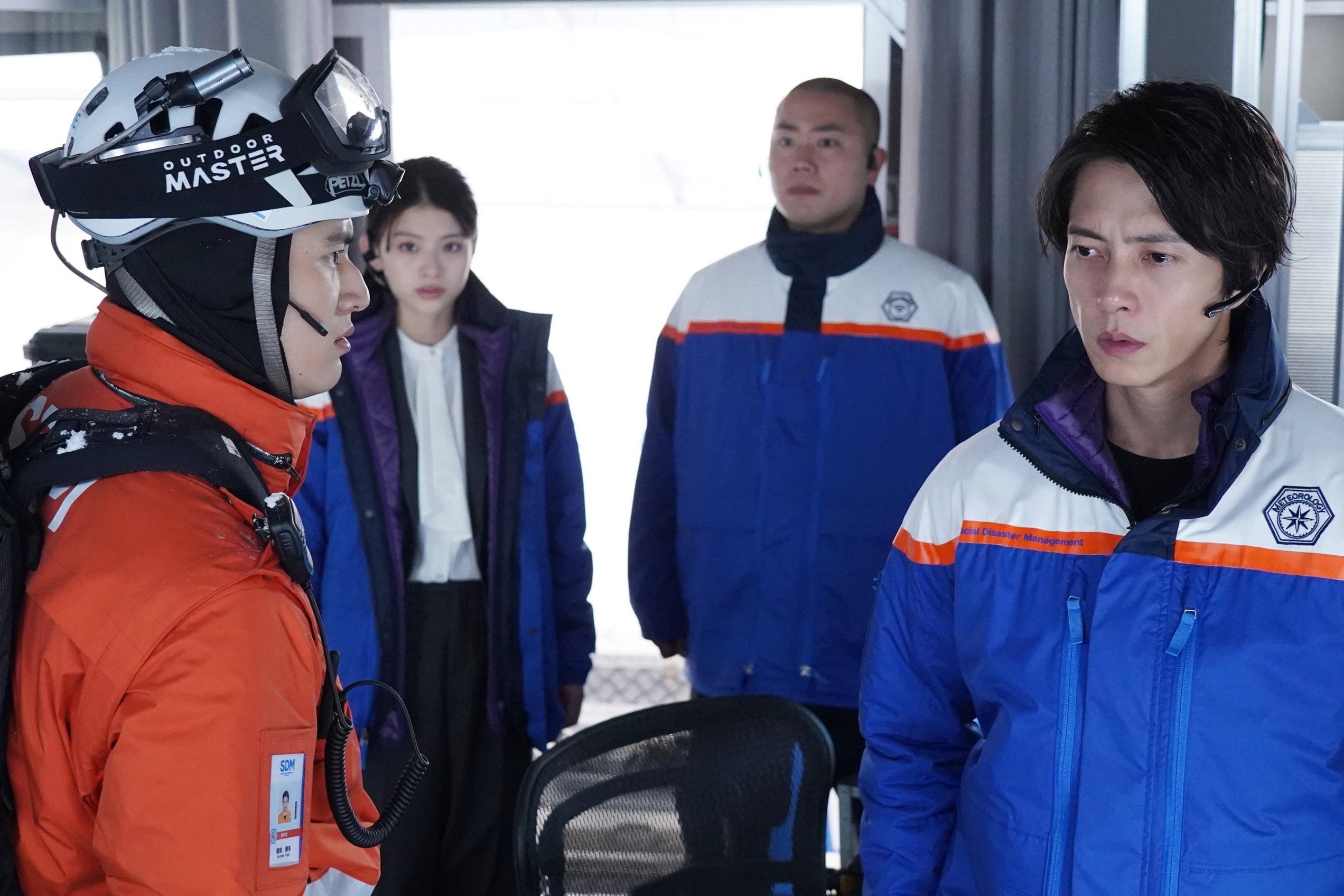 水上恒司、出口夏希、岡部大、山下智久「ブルーモーメント」第2話より（C）フジテレビ