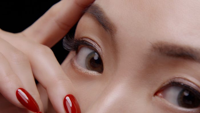 フワちゃん/新CM「その正体は」篇より(提供写真)