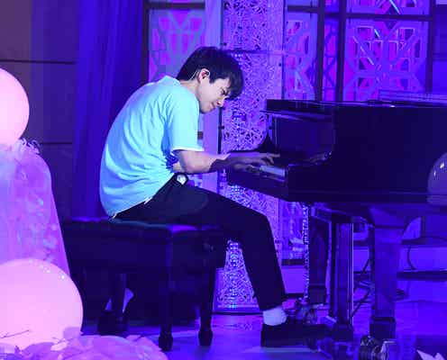 ジャニーズWEST重岡大毅「24時間テレビ」でピアノ生演奏 志村けんさんと縁あるメンバーが合唱