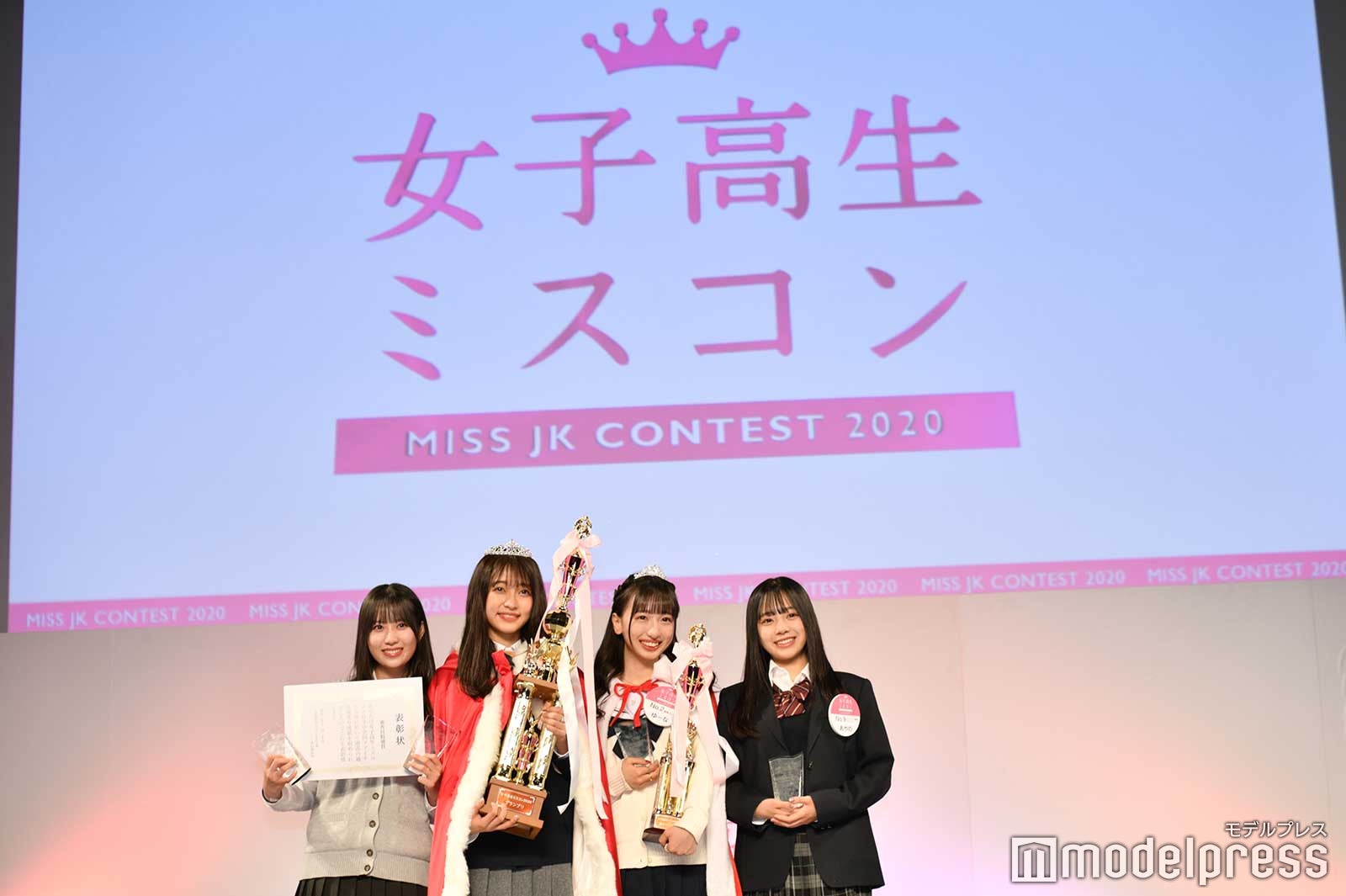 （左から）東原優希、ひっか、ゆーな、あやの（C）モデルプレス