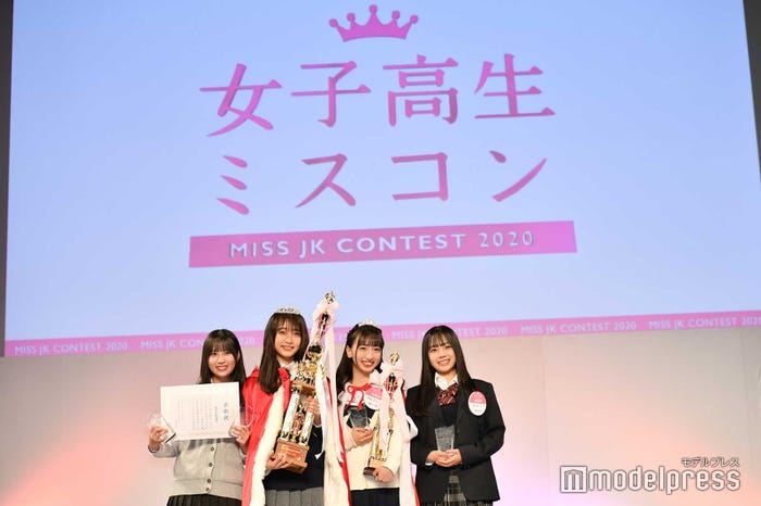 (左から)東原優希さん、ひっかさん、ゆーなさん、あやのさん(C)モデルプレス