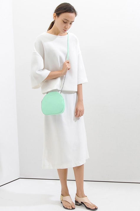 コンパクトクラッチ「CHARLES & KEITH」3,510円（税込）／画像提供：CHARLES & KEITH OFFICIAL ONLINE STORE