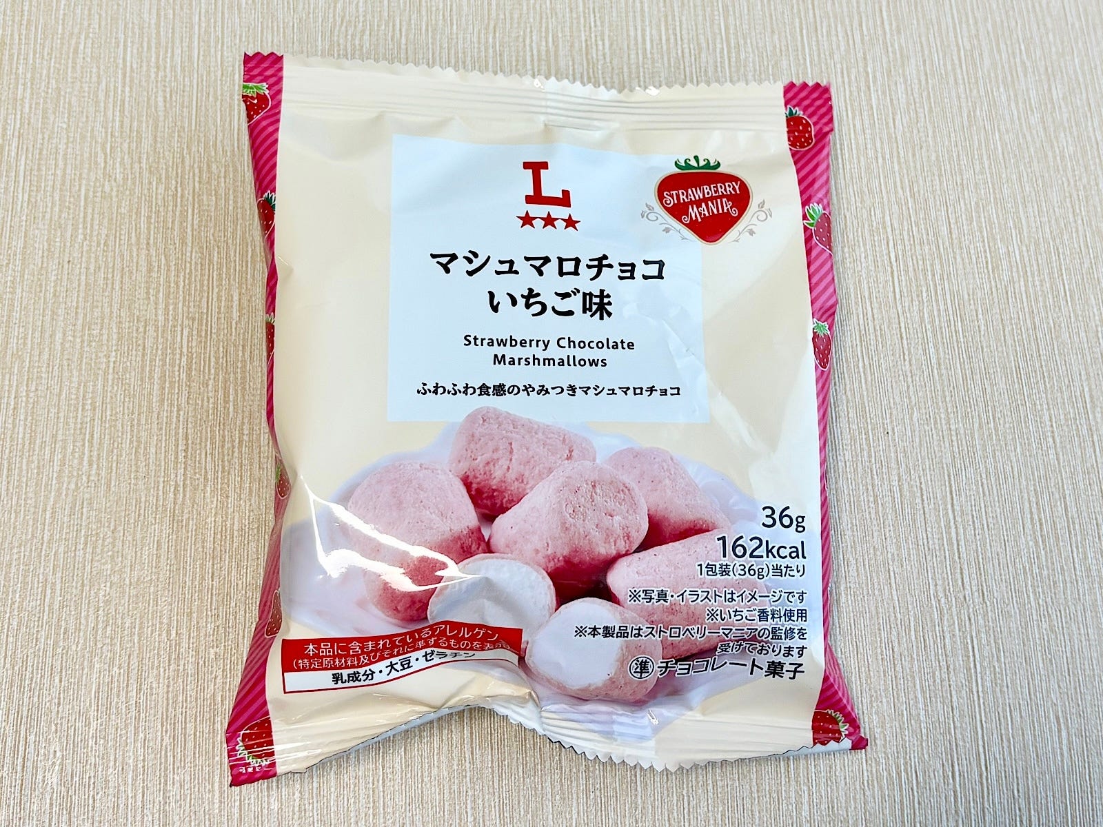 「ストロベリーマニア マシュマロチョコ いちご味」218円（税込） 