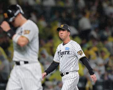 阪神 藤川監督 右翼・佐藤輝の適時失策に「全く問題ない。チャージをかけさせているのはこちら」西武・平良には「力強いし、攻略が難しい投手」