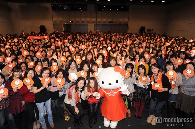 初の女性限定ライブ「Hellosmile Live 2012 autumn」を開催した倉木麻衣