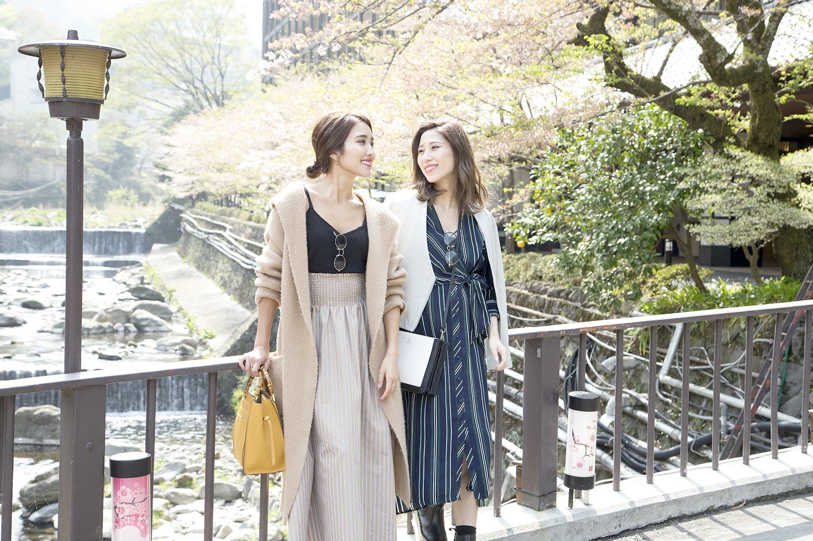 須雲川に架かる橋の上は、絶好のフォトスポット