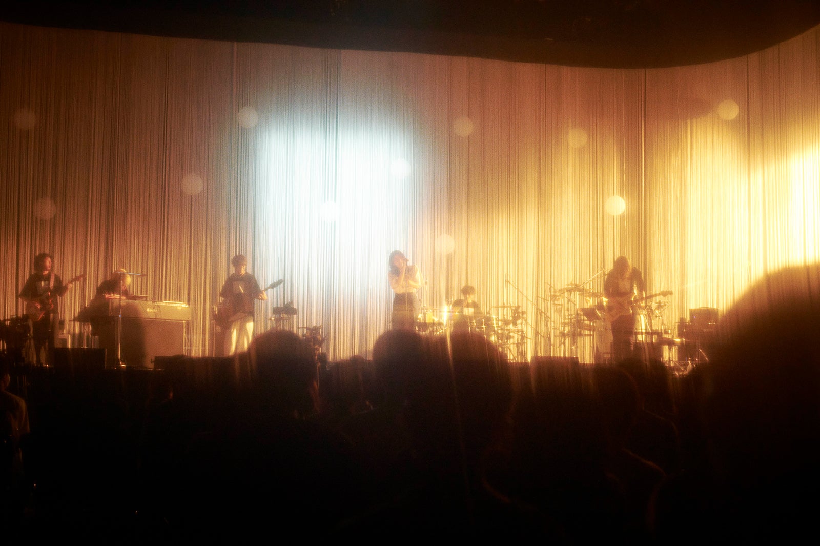 adieu（提供写真）