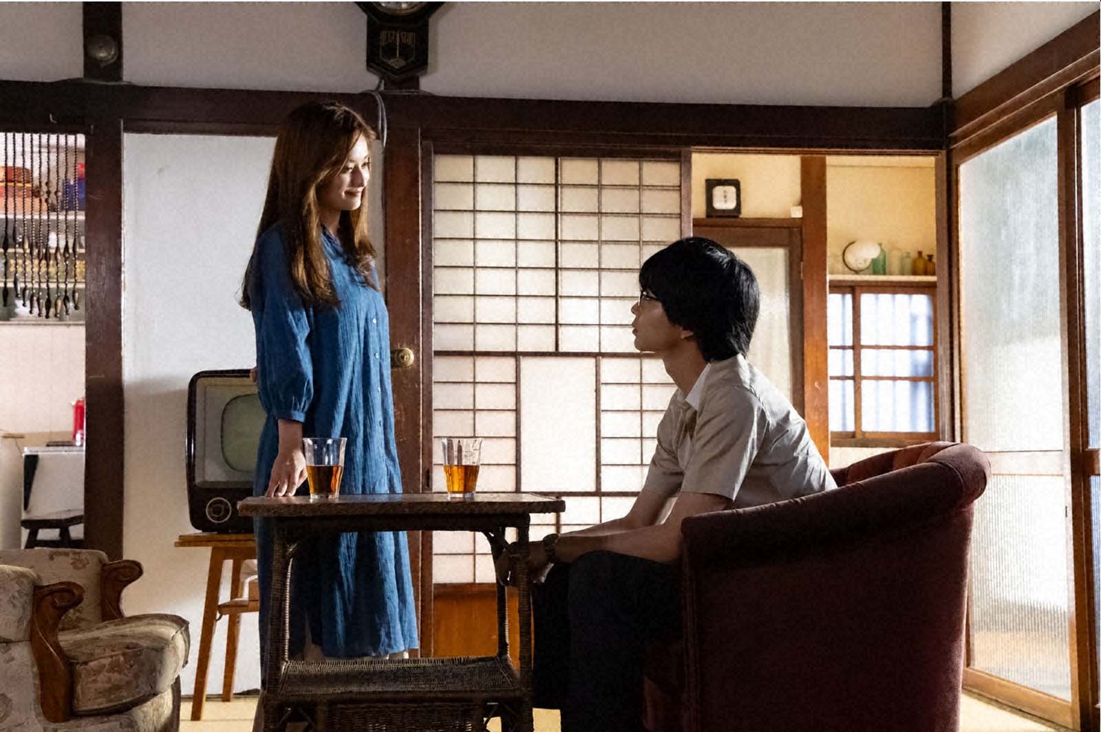 谷まりあ、鈴木仁「さらば、佳き日」第7話より（C）「さらば、佳き日」製作委員会