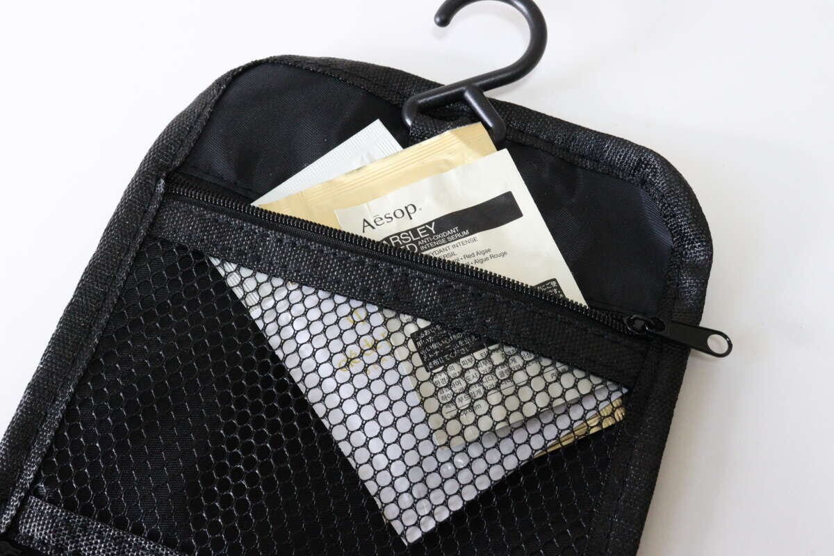 セリア　つり下げポーチ　メッシュポケット　使用例　パウチ