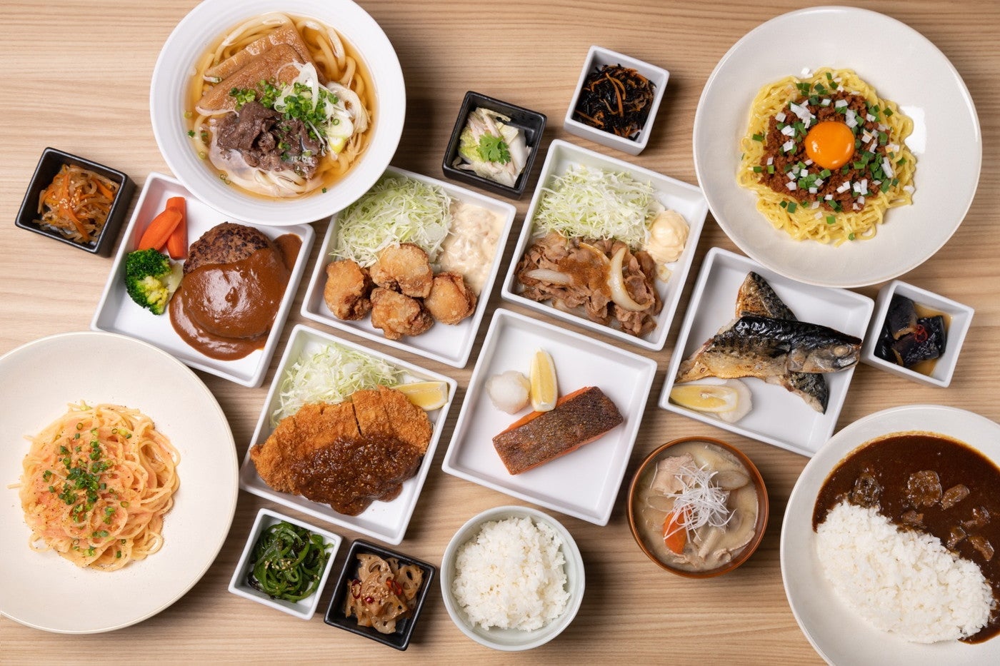 東京タワーに食堂「レッド ショクドウ」銀じゃけ・唐揚げ定食など“王道かつ新しい”美味しさ提案