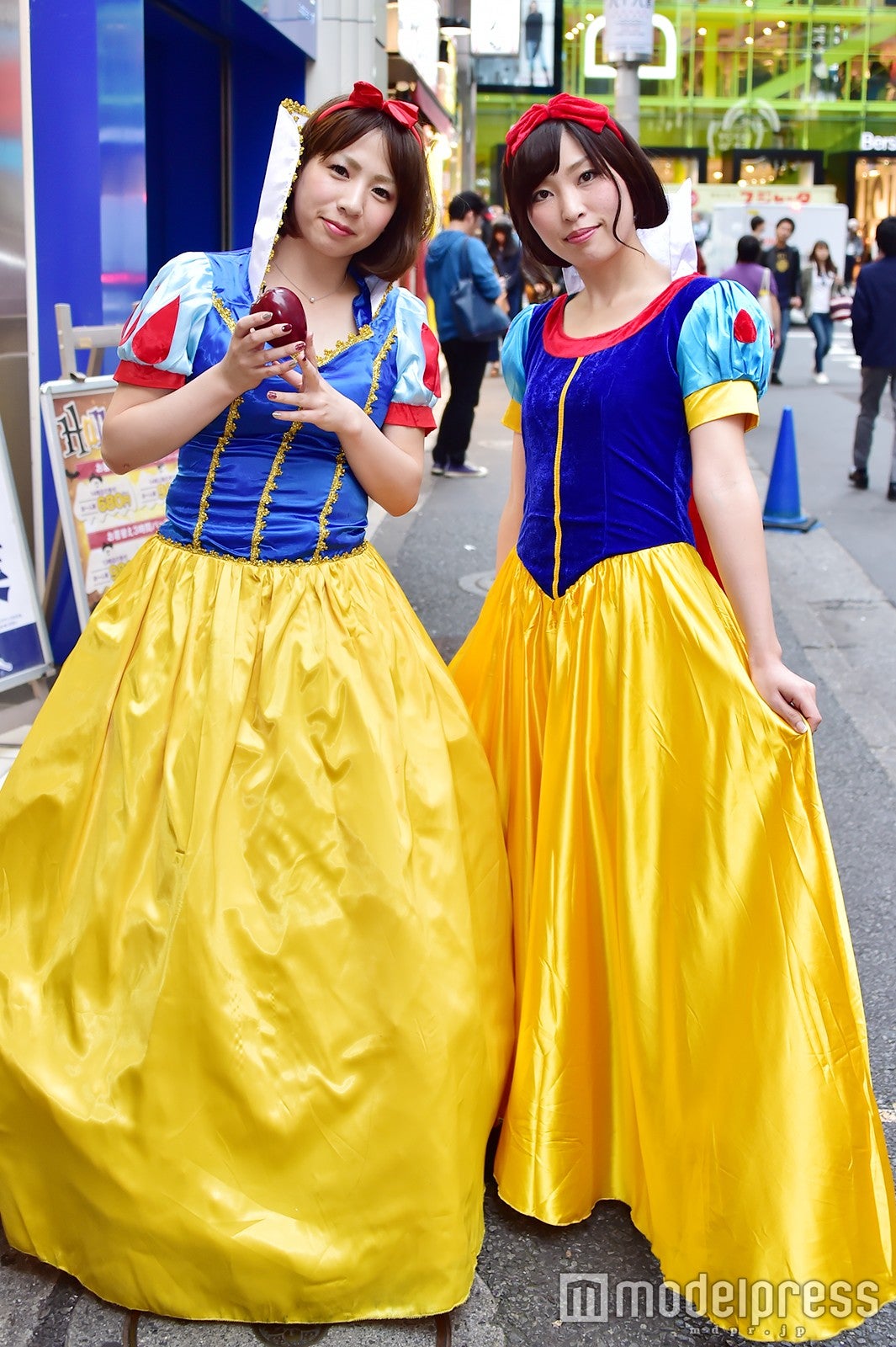 渋谷でのスナップ （C）モデルプレス