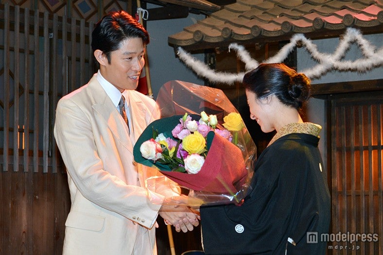 鈴木亮平と吉高由里子