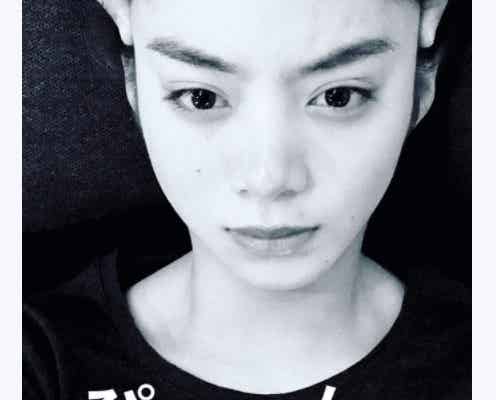 池田エライザ、デコ出しショットに反響「菅田将暉に似てる」の声も